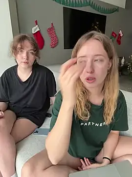 Nura_n_Sarah live sex cam