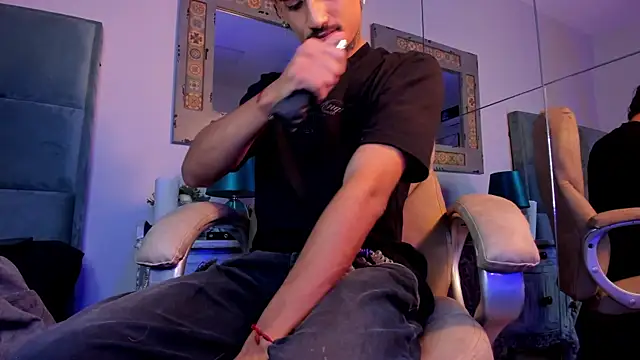 Mr_Strike live sex cam
