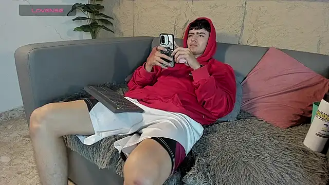 elliot_colton's cam snapshot