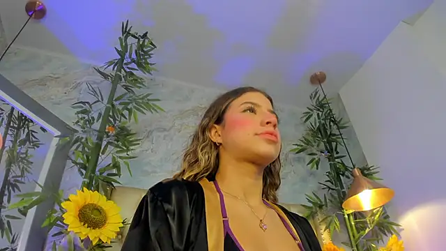 LittleeJaz live sex cam