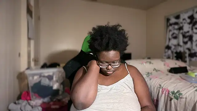 -Yagurlwest's cam snapshot