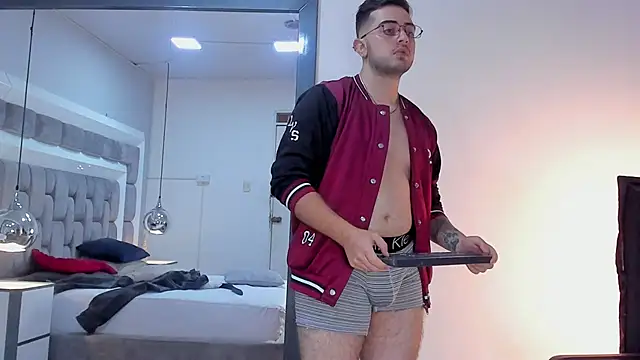 Ethan_Greys's cam snapshot