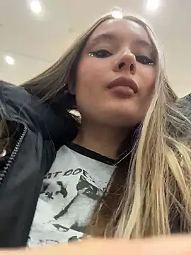 VineraSweet's cam snapshot