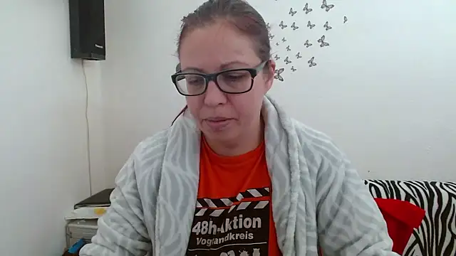 LadyHellene's cam snapshot