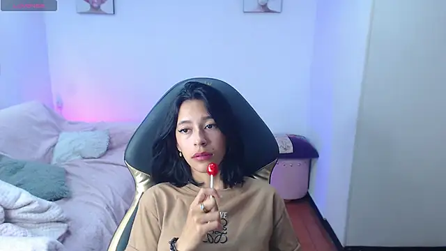 Kittie_nala_'s cam snapshot