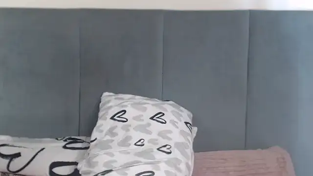 Jah-Queen's cam snapshot