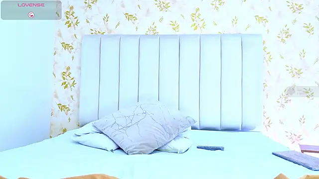 Samanta_Isel's cam snapshot