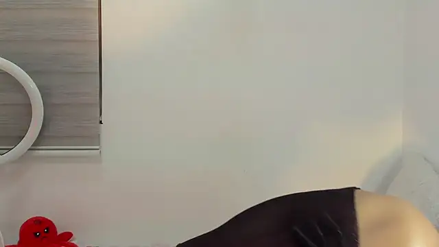 bella_hadid1_'s cam snapshot