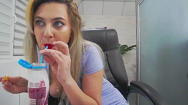 AvaBlue_'s cam snapshot