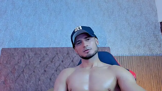 Adonys_Lewis_'s cam snapshot