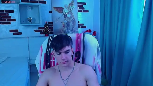 BradyFlint live sex cam