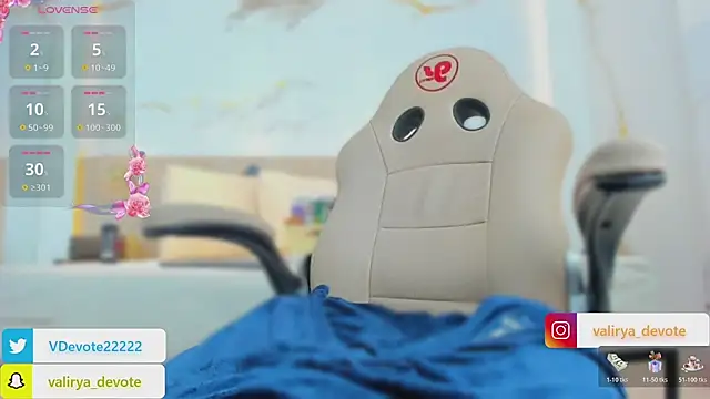 valirya_devote live sex cam