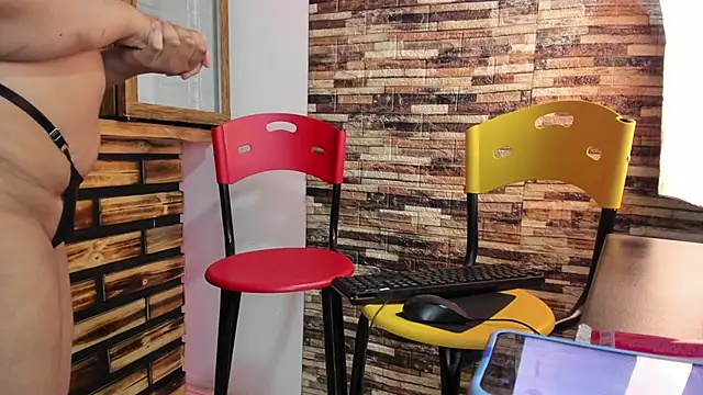 Zamariahh's cam snapshot