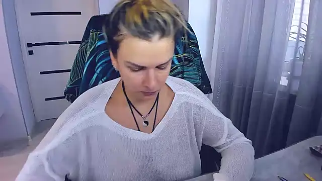 AlexiaDarren live sex cam