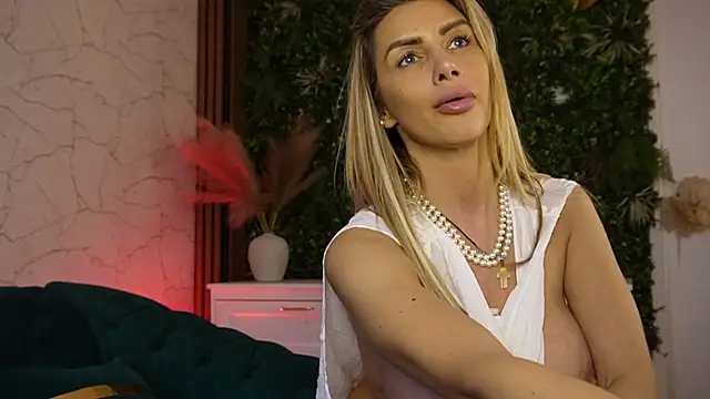 angel_wow_'s cam snapshot