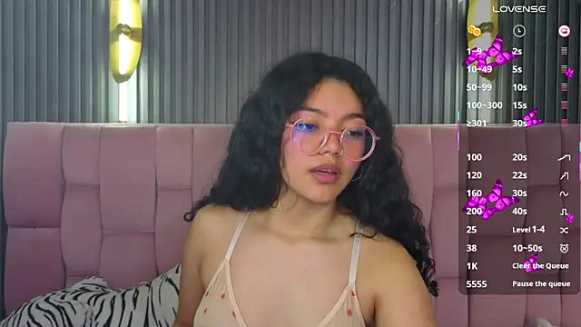 victoria_castillo_b live sex cam