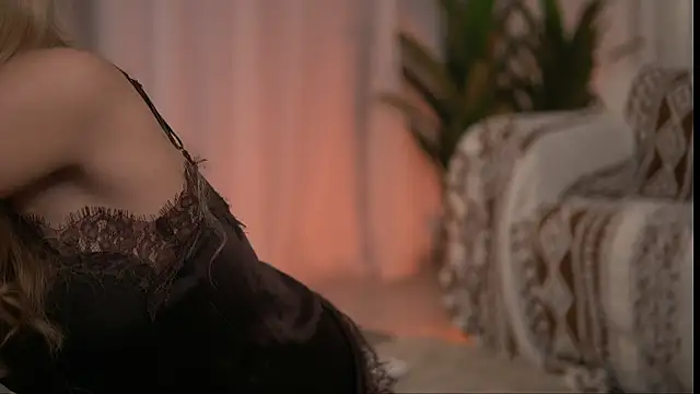 WhitneyAndrews's cam snapshot