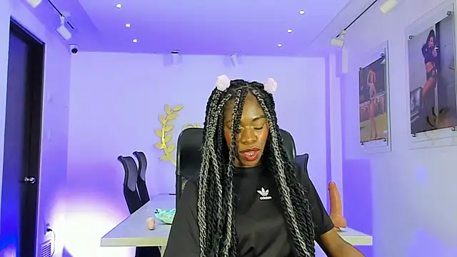 NalaRoux's cam snapshot