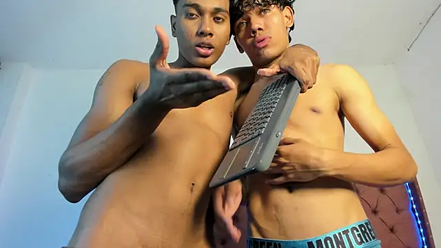 boys_yourparty live sex cam