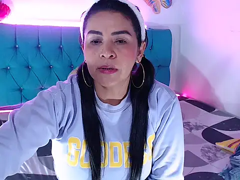 MarilynRoxy's cam snapshot