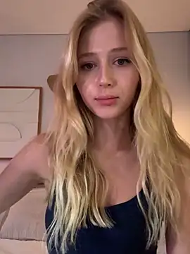 LunaRase live sex cam