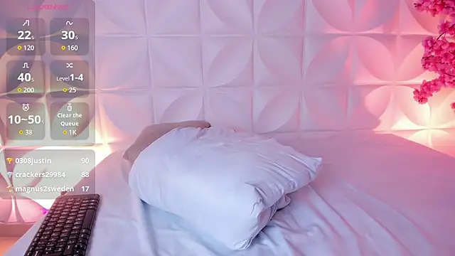 lindaa_natashaa_'s cam snapshot