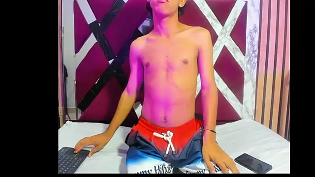 jhonaEstrada live sex cam