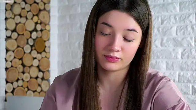 LowOncoming live sex cam