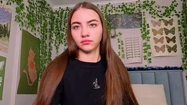 Fit_Brunette_'s cam snapshot