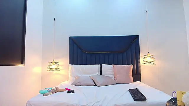 CamilaVoit live sex cam