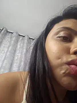 Indian_GlowingMiax live sex cam