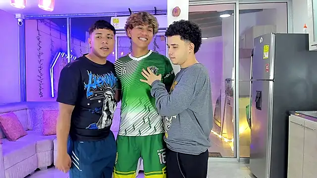 Houseofwarrios live sex cam