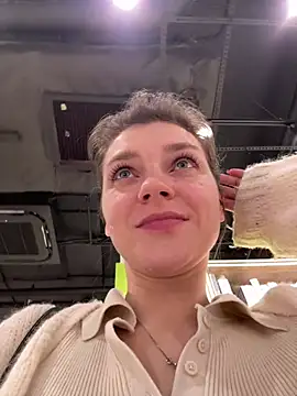 ValenciaShock live sex cam