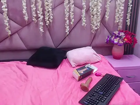 miarose_69's cam snapshot