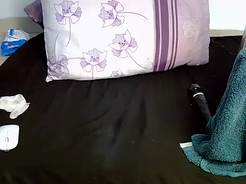 juicy_candy1999 live sex cam