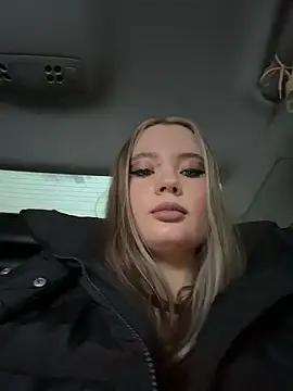 VineraSweet's cam snapshot