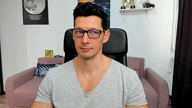 BrutusK08 live sex cam