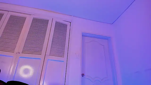 Emiilycollins live sex cam