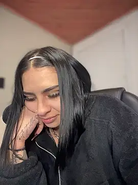 Hilary_pinkk live sex cam