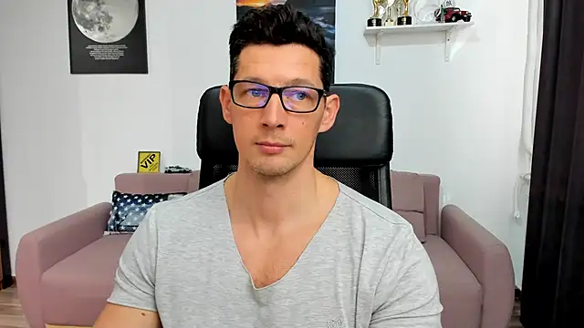 BrutusK08 live sex cam