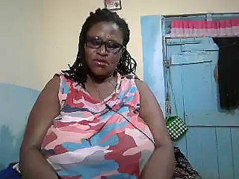 sexy_bigboobss's cam snapshot