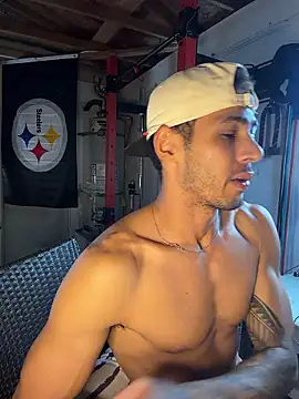 YourPlayfulCouple's cam snapshot