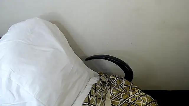 Busty-Londie's cam snapshot