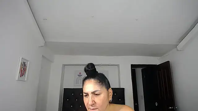 mature_bigboobs10's cam snapshot