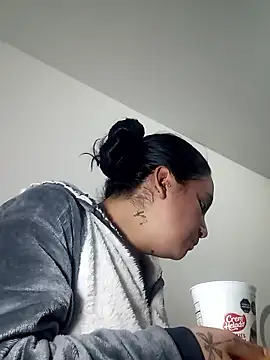 phoop_lilaa's cam snapshot