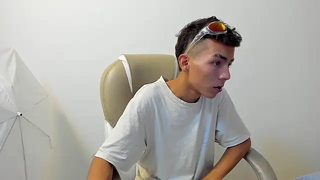 TaylerMiles live sex cam