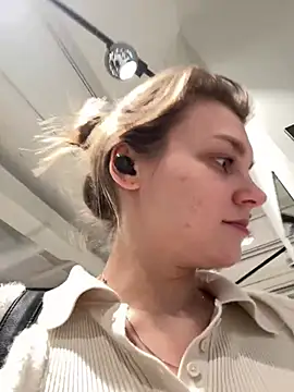 ValenciaShock live sex cam