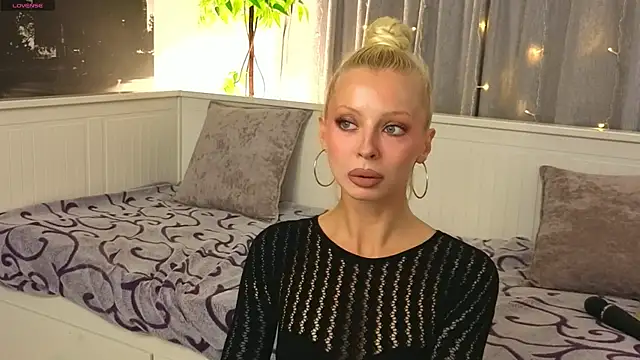 LanaReals's cam snapshot