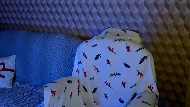 GoldieHoshie's cam snapshot