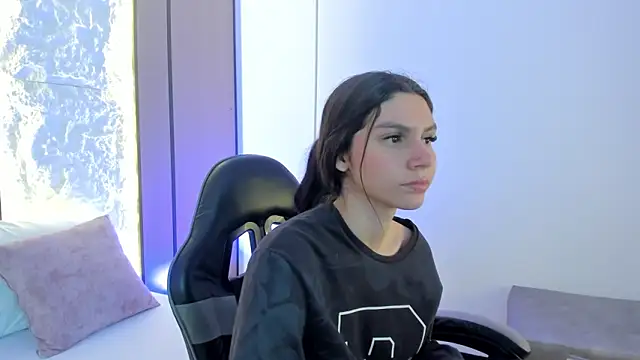 cloee20_'s cam snapshot